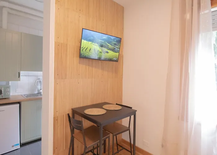 Accogliente E Luminoso Monolocale Bohemien - Free Wi-Fi