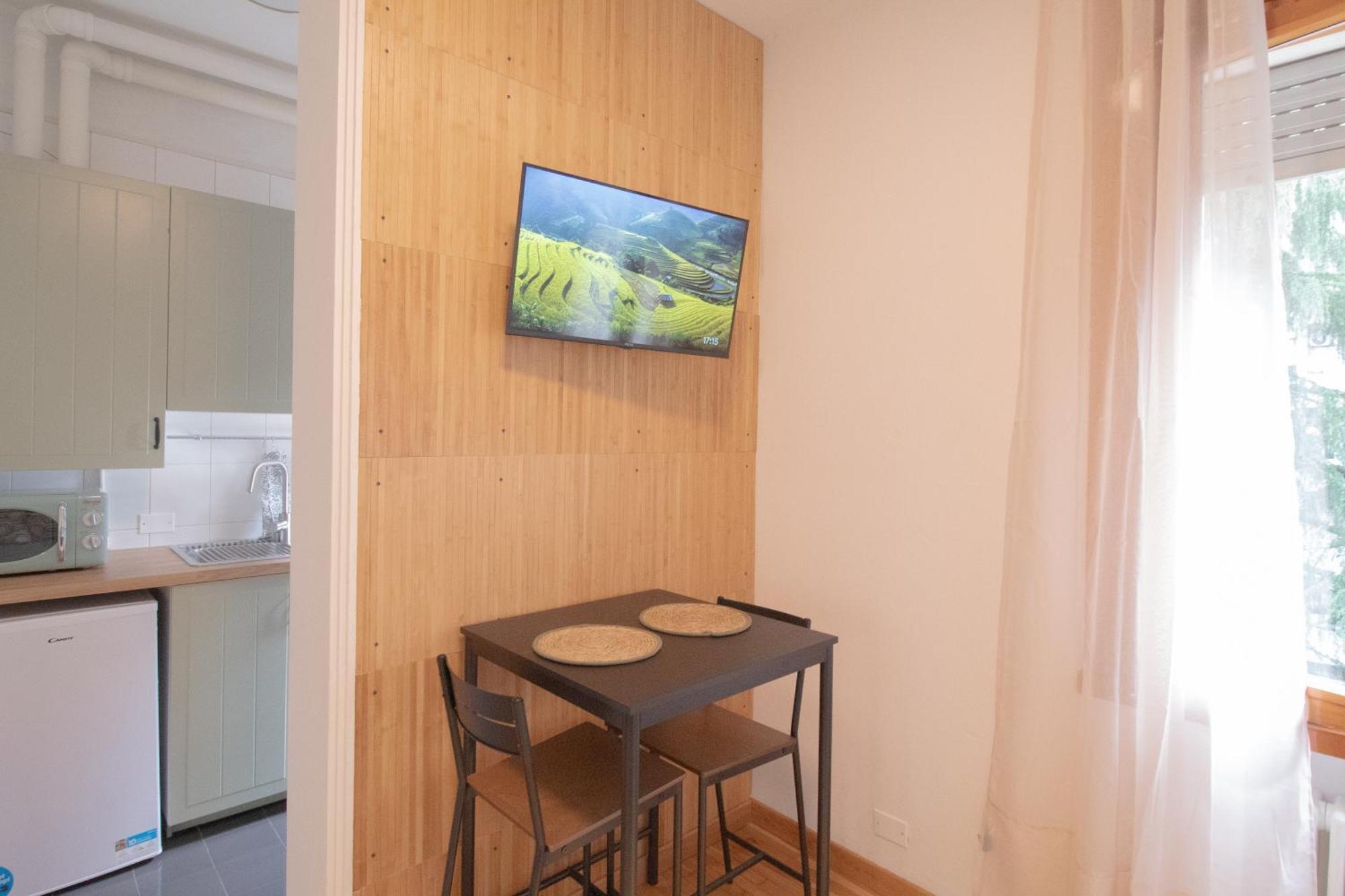 Accogliente E Luminoso Monolocale Bohemien - Free Wi-fi *